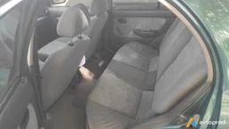 Photo 2 - Hyundai Accent 1995