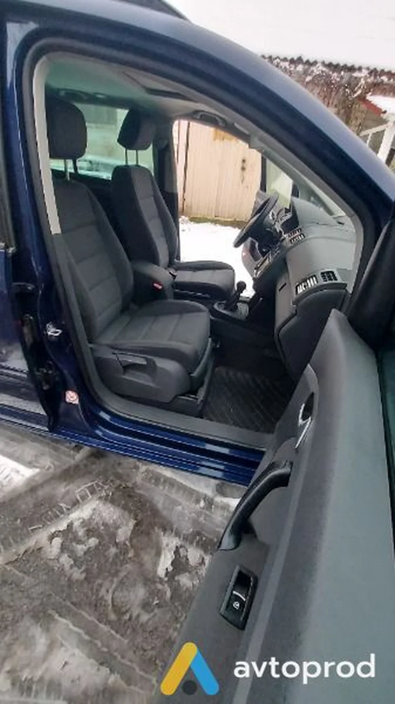 Фото 4 - Volkswagen Touran 2003