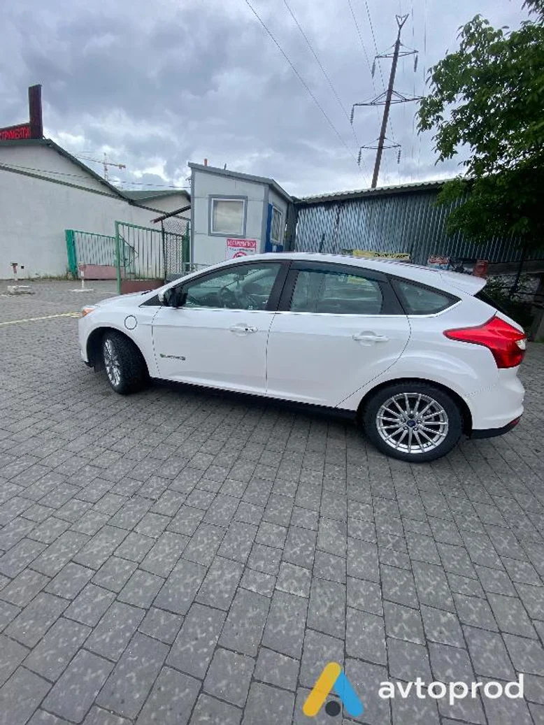 Фото 3 - Ford Focus 2012