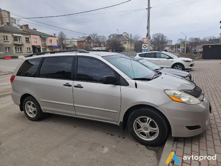 Фото 1 - Toyota Sienna 2008