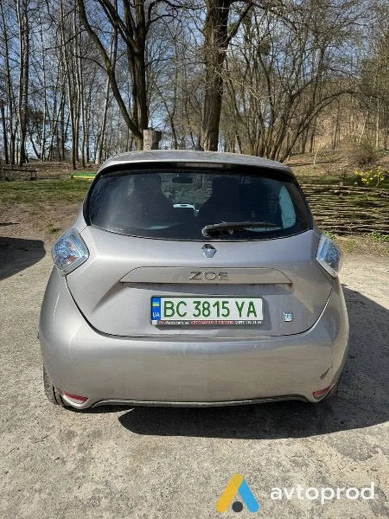 Фото 2 - Renault Zoe 2015