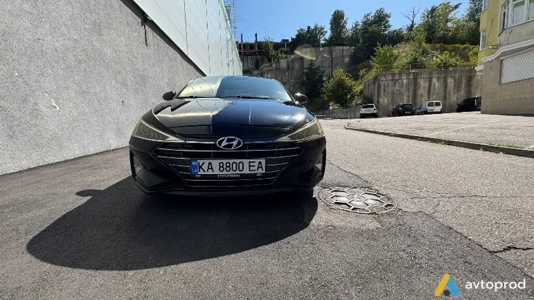 Фото 2 - Hyundai Elantra 2019