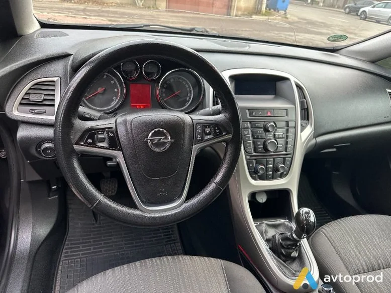 Фото 3 - Opel Astra 2011