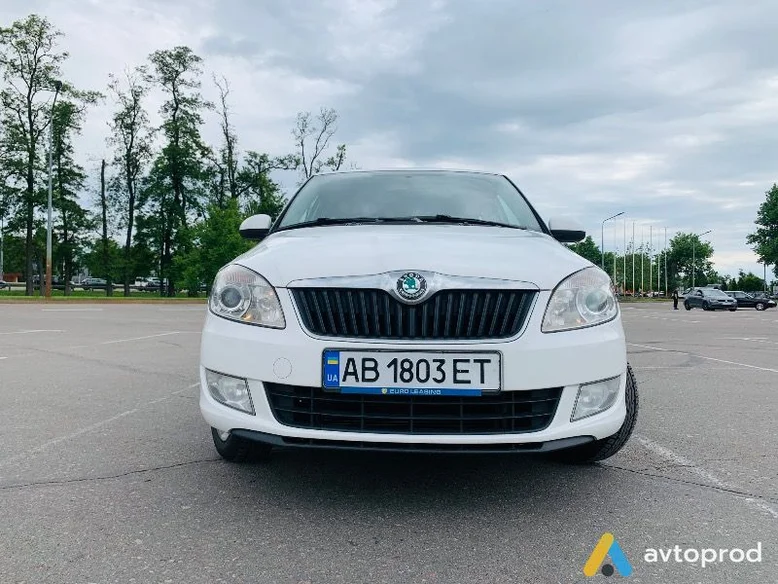 Фото 3 - Skoda Fabia 2011