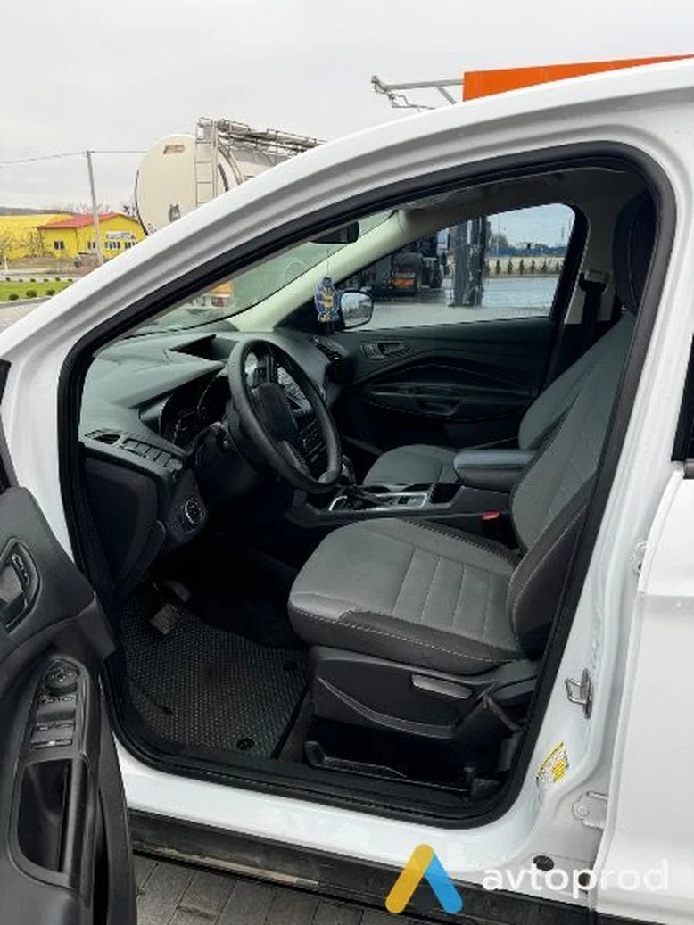 Фото 4 - Ford Escape 2018