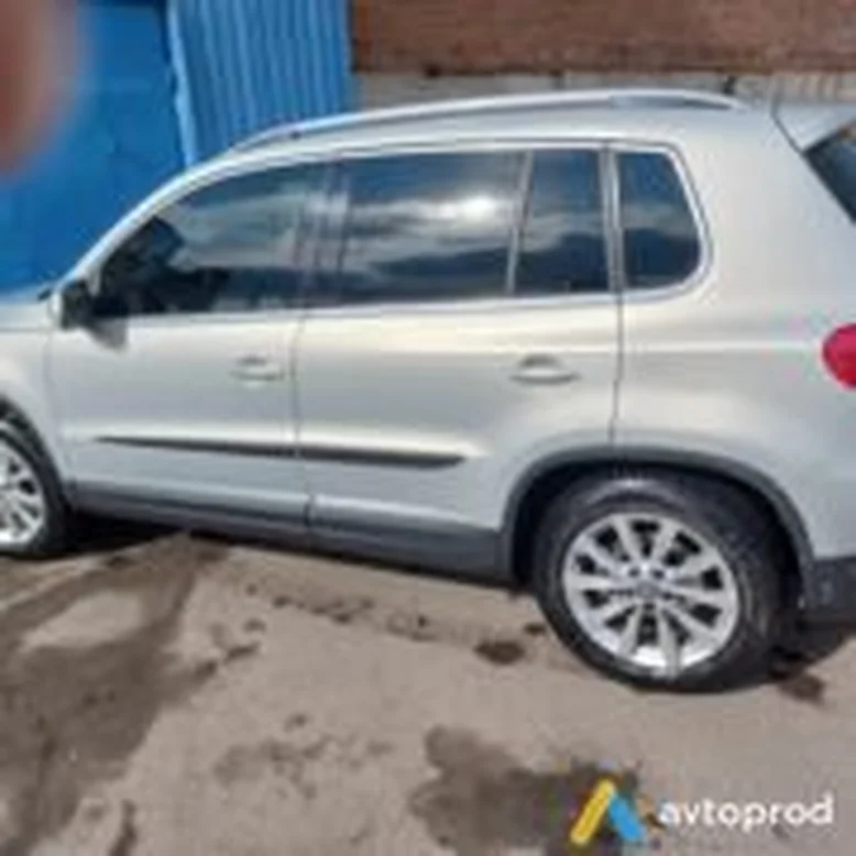 Фото 2 - Volkswagen Tiguan 2011