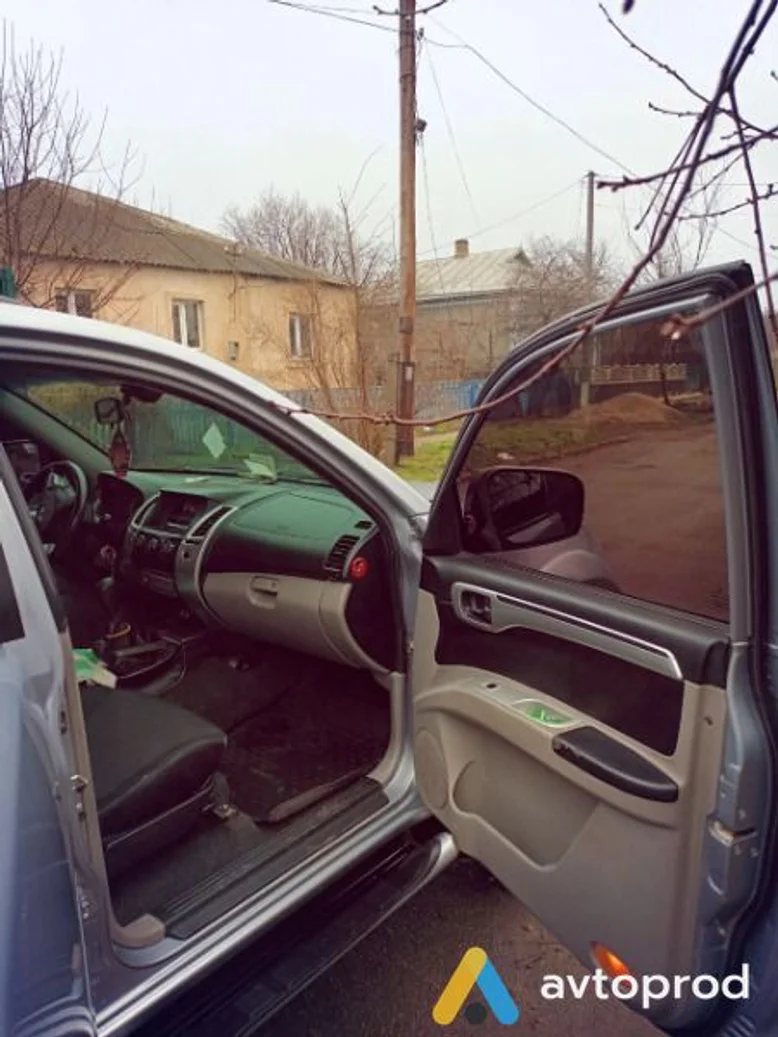 Фото 4 - Mitsubishi Pajero 2010