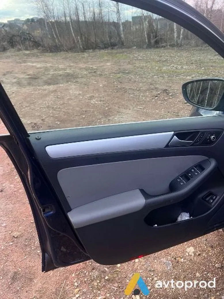 Фото 4 - Volkswagen Jetta 2013