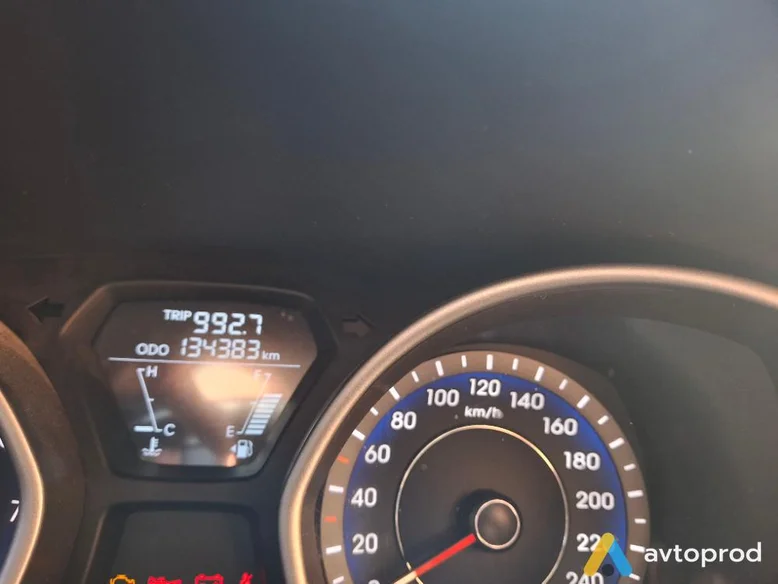 Фото 4 - Hyundai Elantra 2012