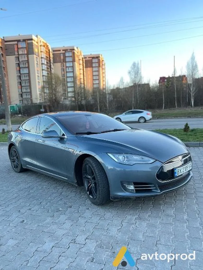 Фото 1 - Tesla Model S 2014