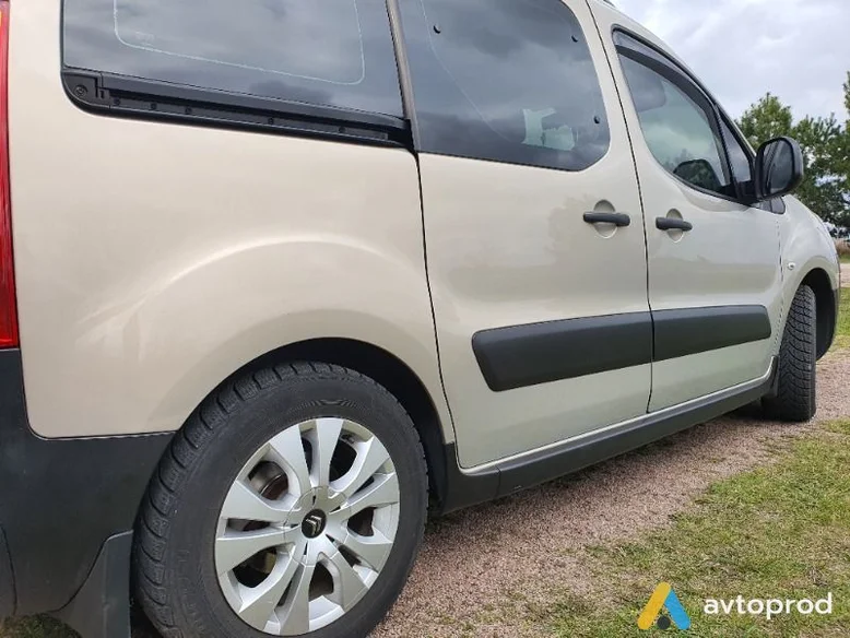 Фото 3 - Citroen Berlingo 2011