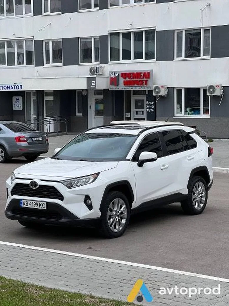 Фото 1 - Toyota RAV 4 2020
