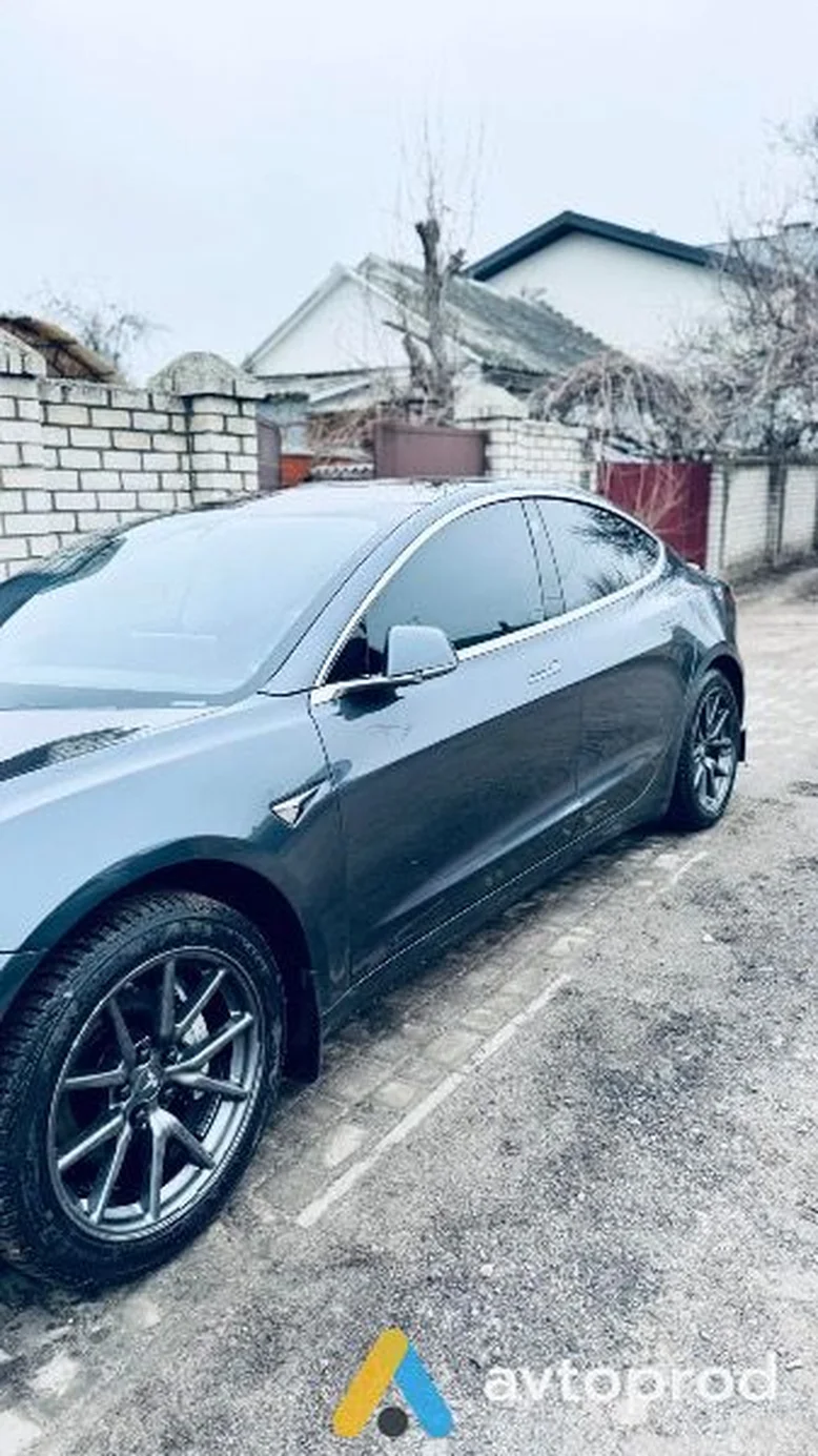 Фото 2 - Tesla Model 3 2018