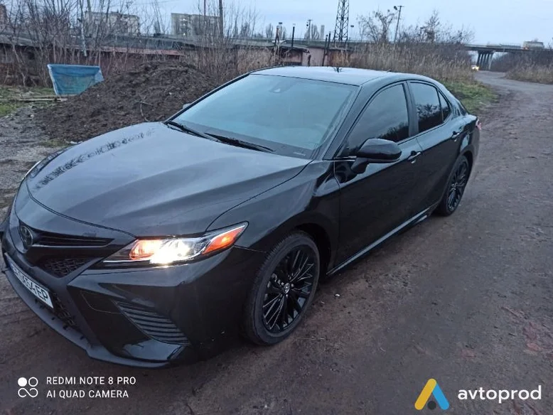 Фото 1 - Toyota Camry 2020