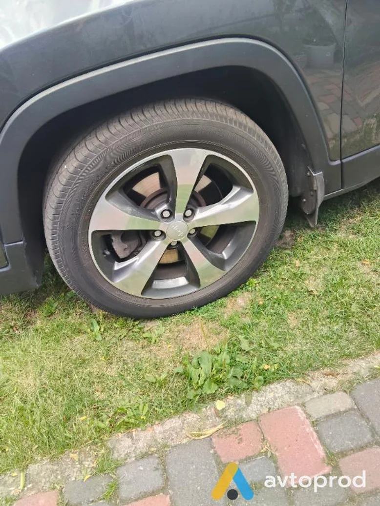 Photo 4 - Jeep Cherokee 2019