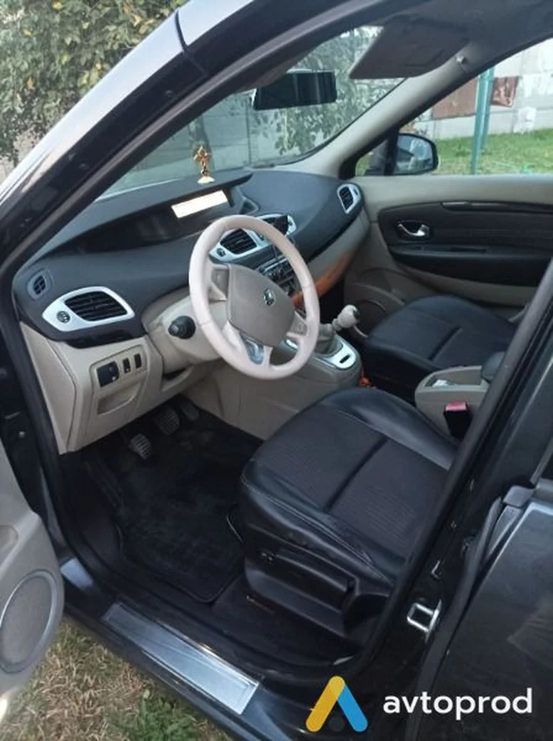 Фото 3 - Renault Scenic 2010