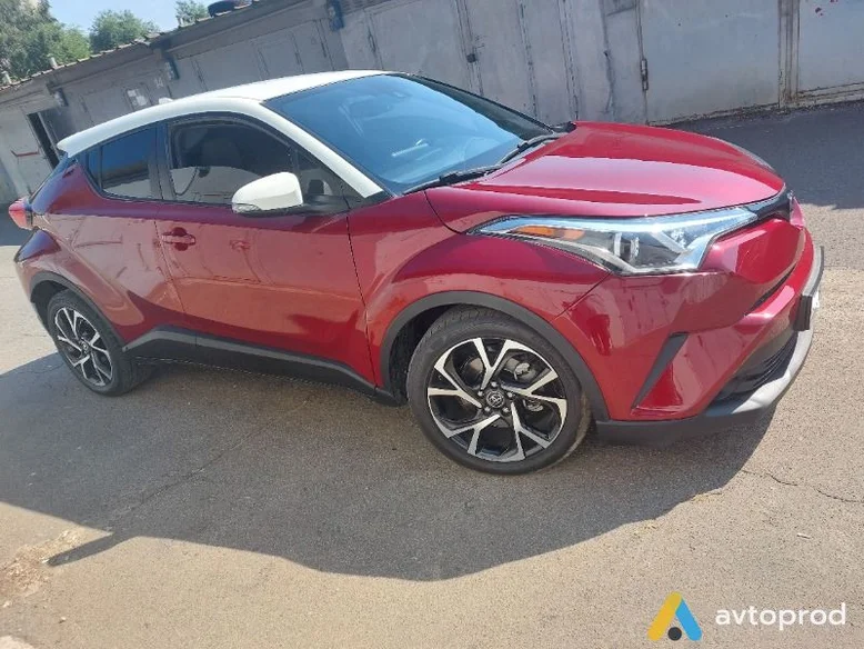 Фото 3 - Toyota C-HR 2018