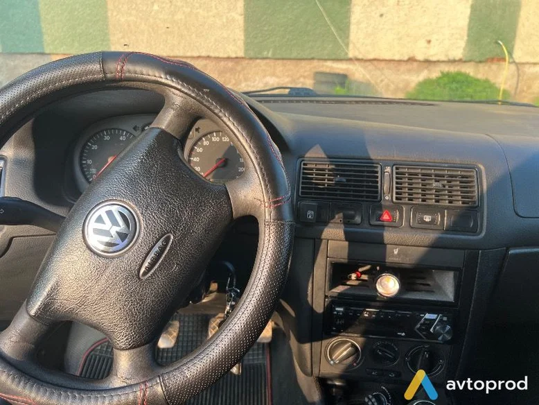 Фото 1 - Volkswagen Golf 1998
