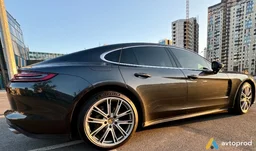 Photo 4 - Porsche Panamera 2017