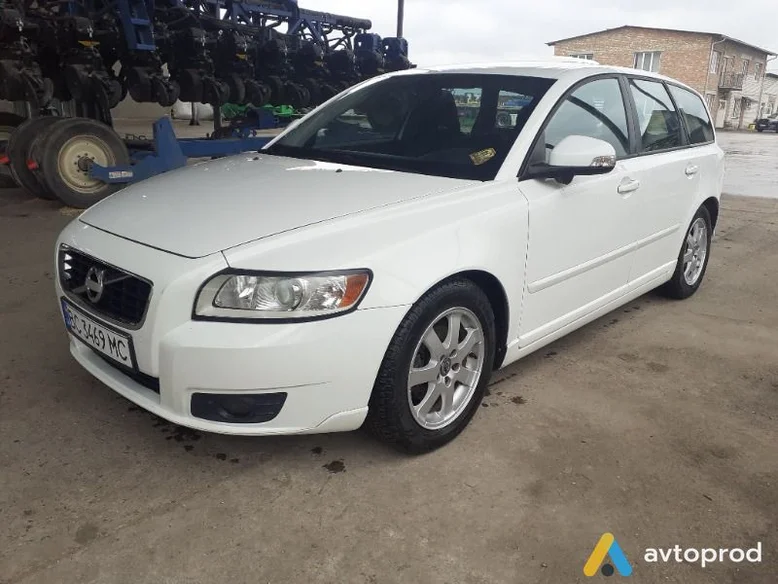 Фото 3 - Volvo V50 2011
