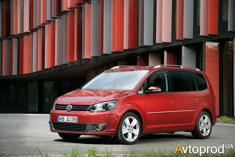Фото 4 - Volkswagen Touran 2012