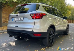 Photo 2 - Ford Escape 2019