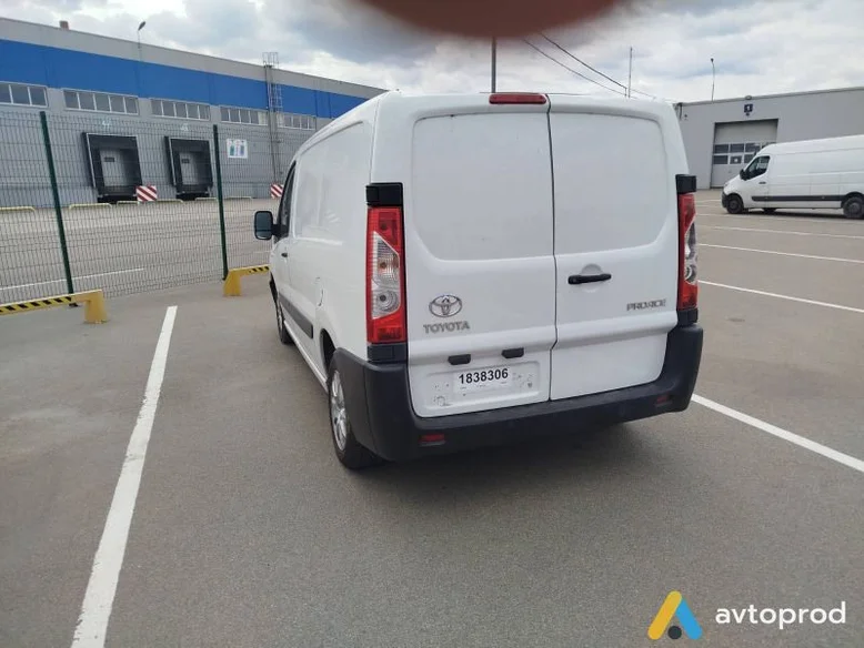 Фото 3 - Toyota Proace 2015