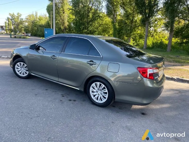 Фото 2 - Toyota Camry 2013