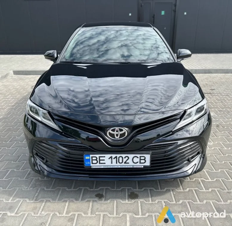 Фото 1 - Toyota Camry 2019