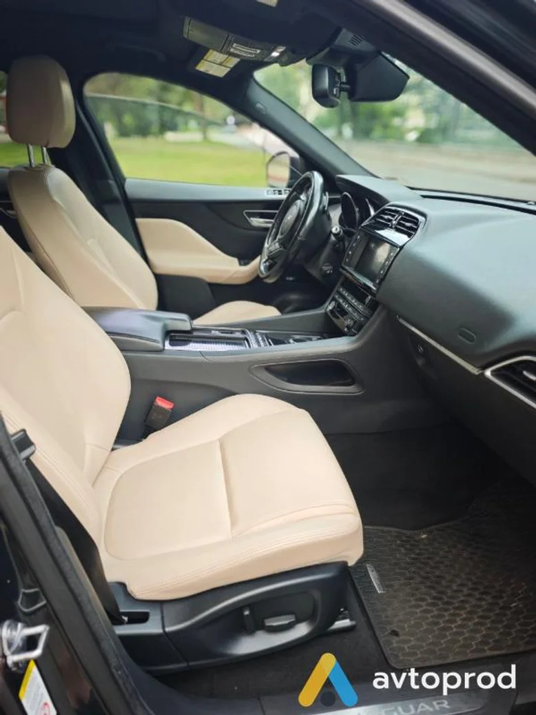 Фото 4 - Jaguar F-Pace 2017