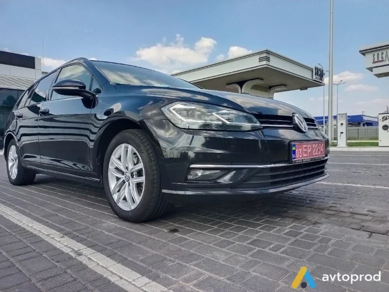 Фото 3 - Volkswagen Golf 2020