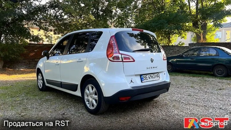 Фото 1 - Renault Scenic 2010
