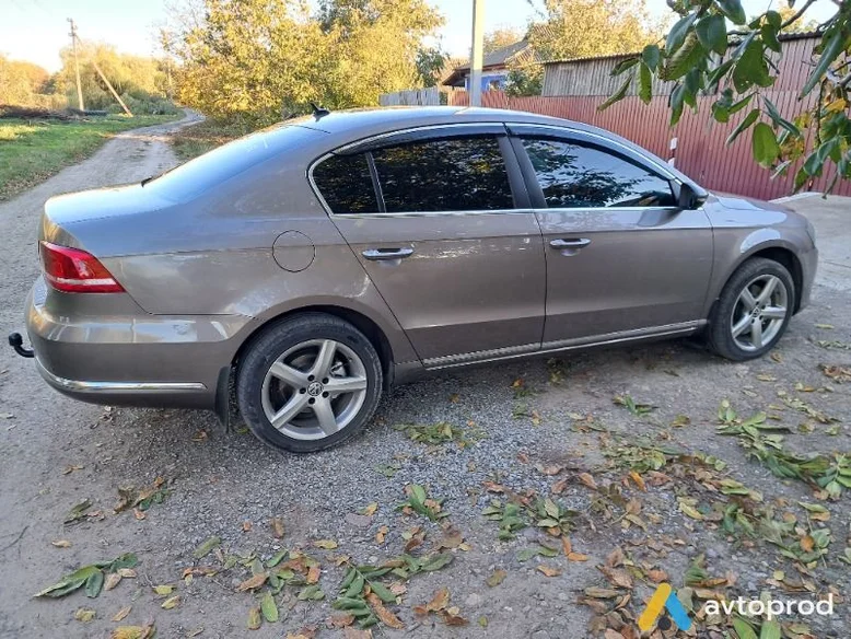 Фото 1 - Volkswagen Passat 2011