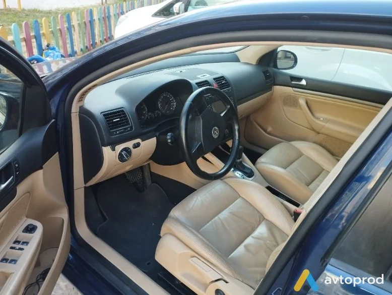 Фото 2 - Volkswagen Golf 2006