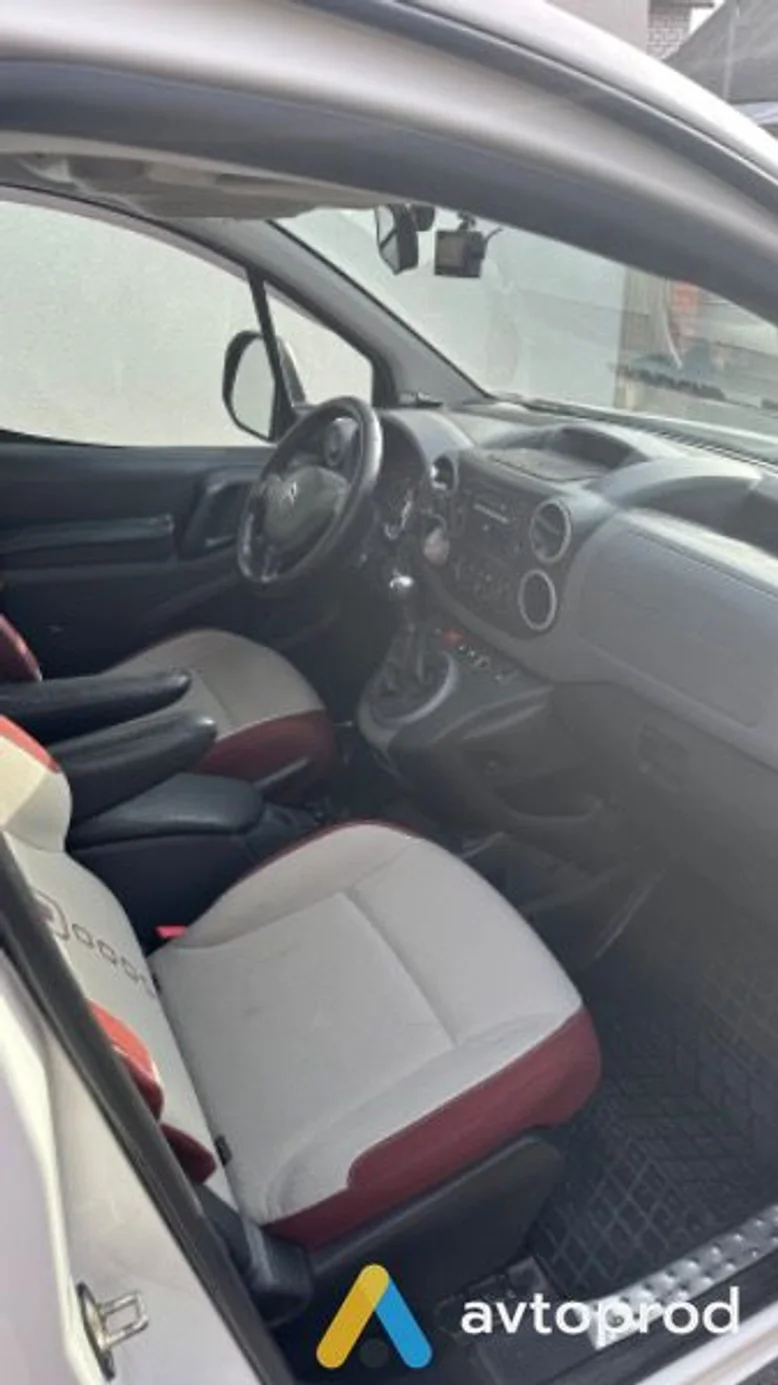 Фото 4 - Citroen Berlingo 2011