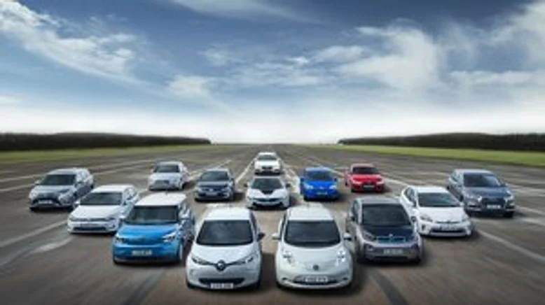 Світовий автопром переходить на електромобілі