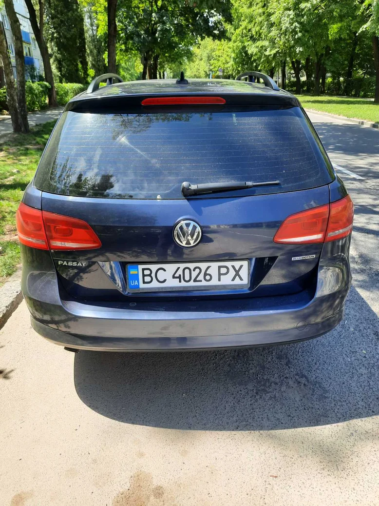 Фото 3 - Volkswagen Passat 2012