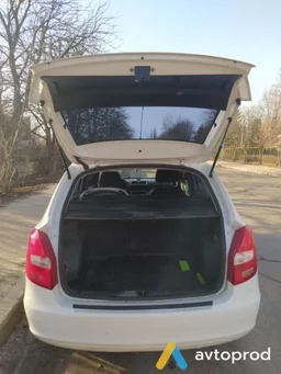 Photo 4 - Skoda Fabia 2011