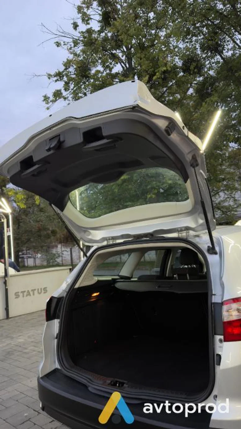 Фото 3 - Ford Focus 2011