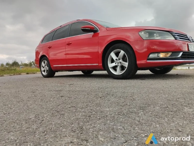 Фото 4 - Volkswagen Passat 2011