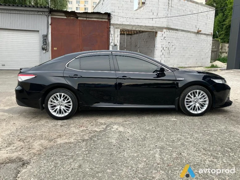 Photo 1 - Toyota Camry 2020