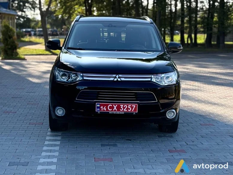 Фото 1 - Mitsubishi Outlander 2013