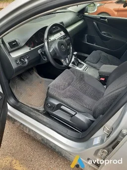 Фото 3 - Volkswagen Passat 2010