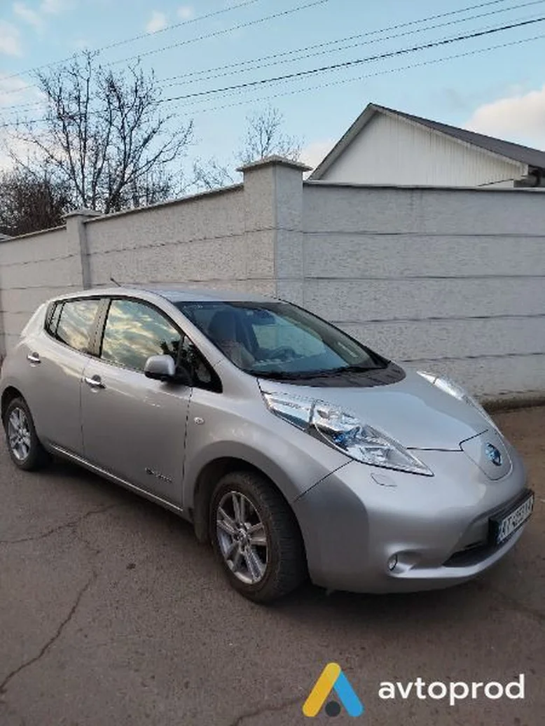Фото 1 - Nissan Leaf 2013