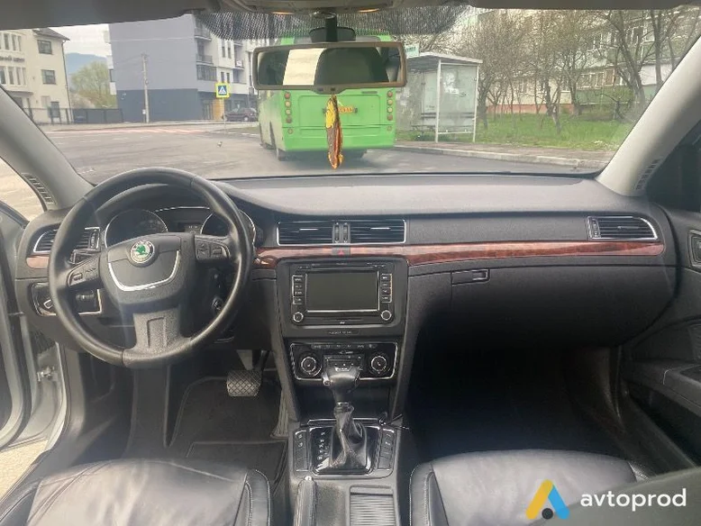 Фото 1 - Skoda Superb 2011