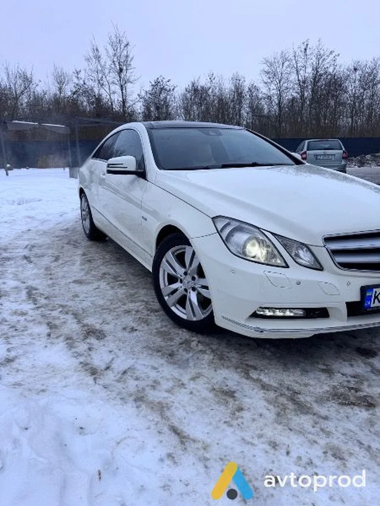Фото 2 - Mercedes-Benz E-class 2011