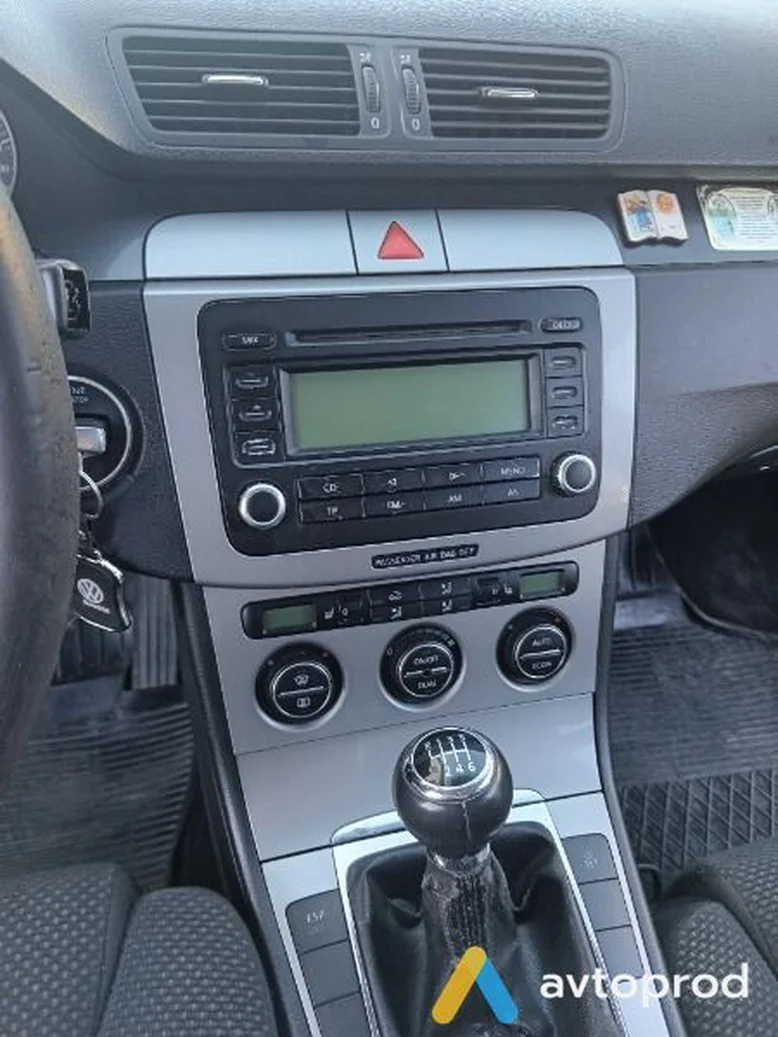 Фото 4 - Volkswagen Passat 2005