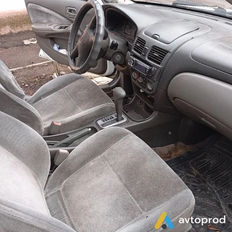 Фото 4 - Nissan Sentra 2002
