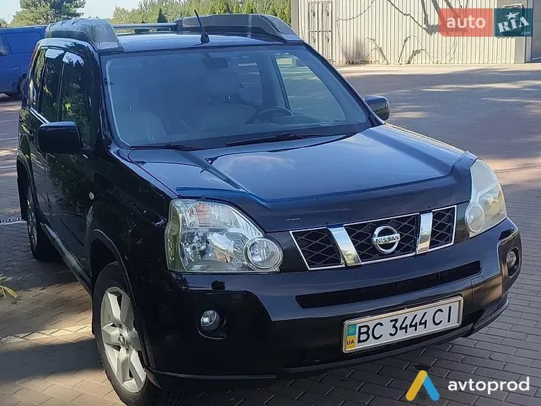 Photo 2 - Nissan X-Trail 2010