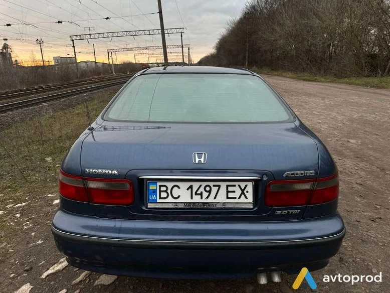 Фото 3 - Honda Accord 2000